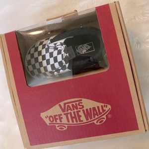 Black & white checkered baby vans.